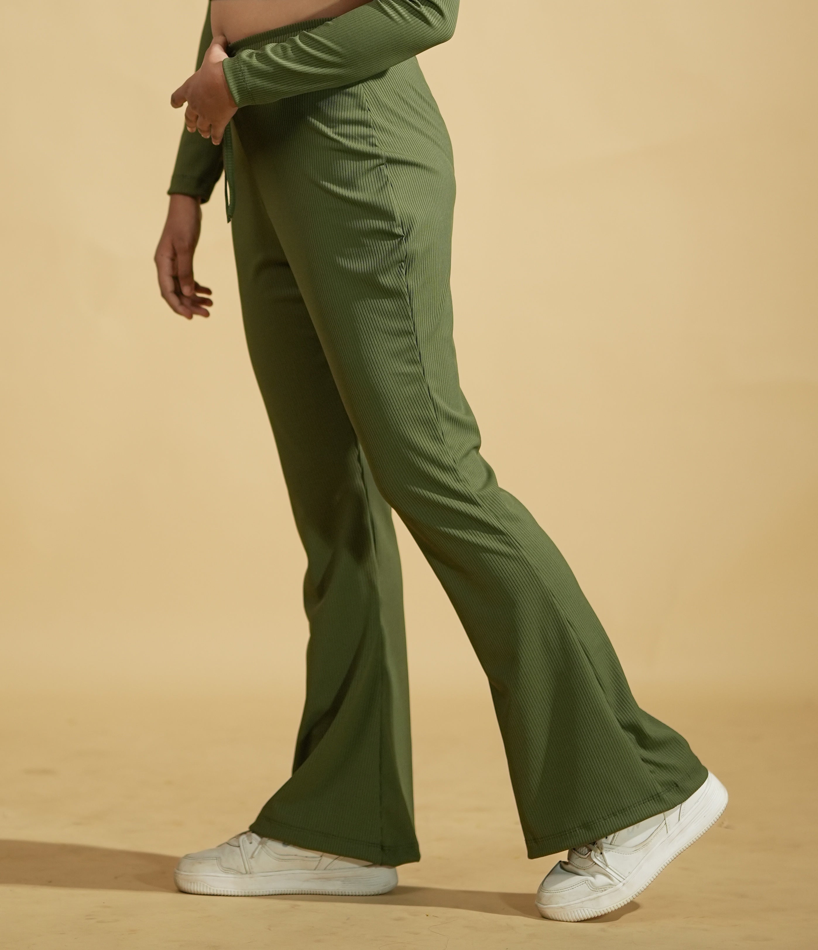 Evergreen Flow Flared Leggings