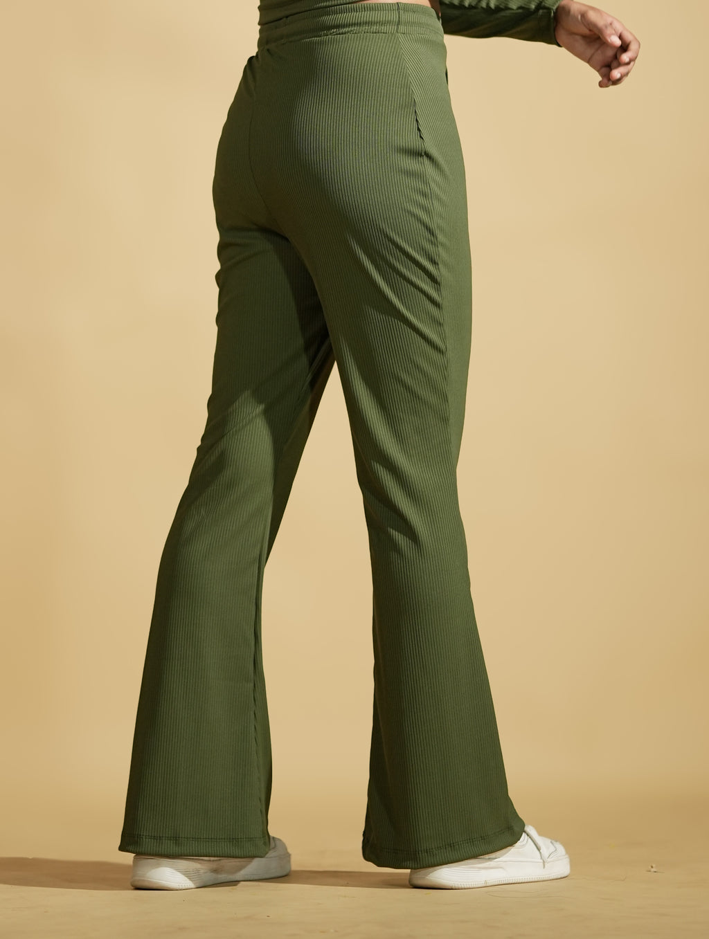 Evergreen Flow Flared Leggings